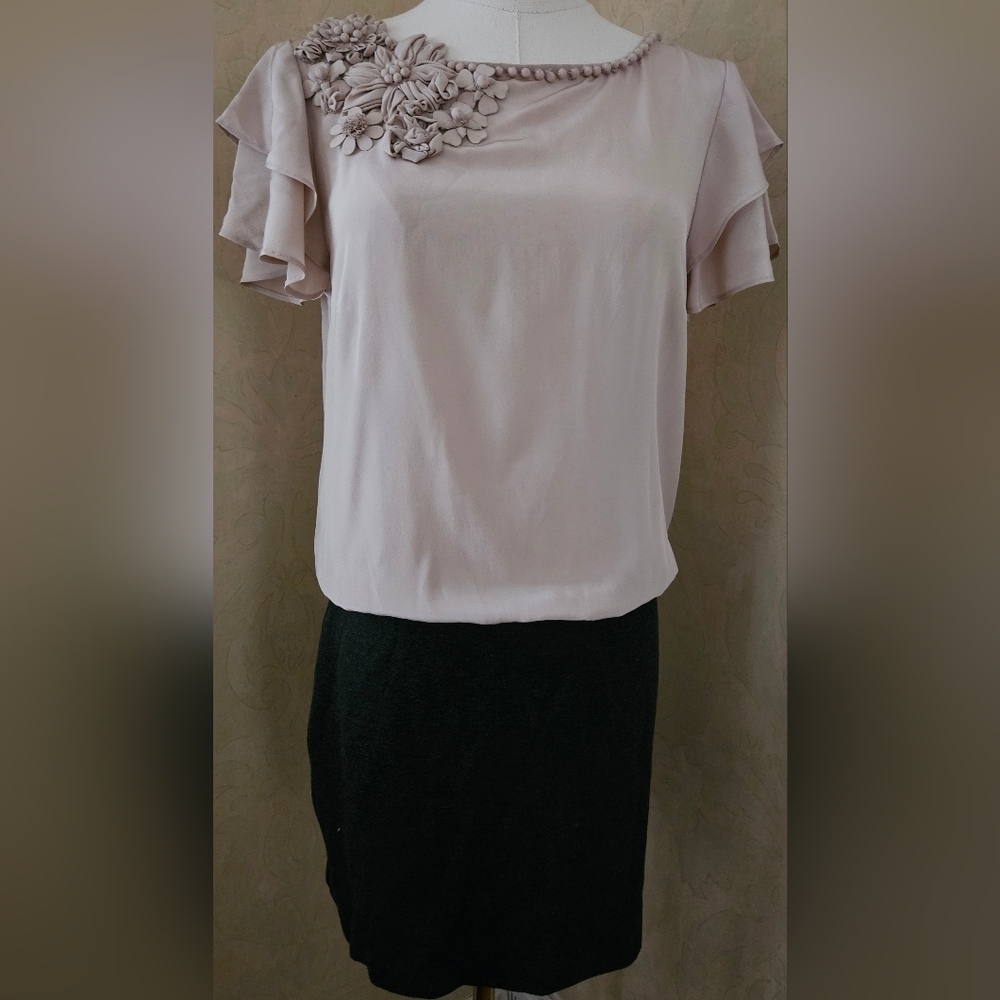 Trina Turk 100% Silk Contrast Knit Floral Detail Pink/Black Ruffle Sleeve Dress-